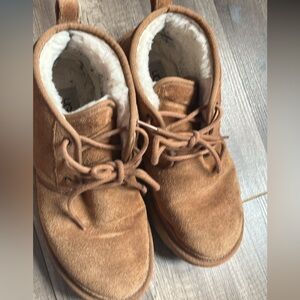 Woman’s Ugg Neumel Boots